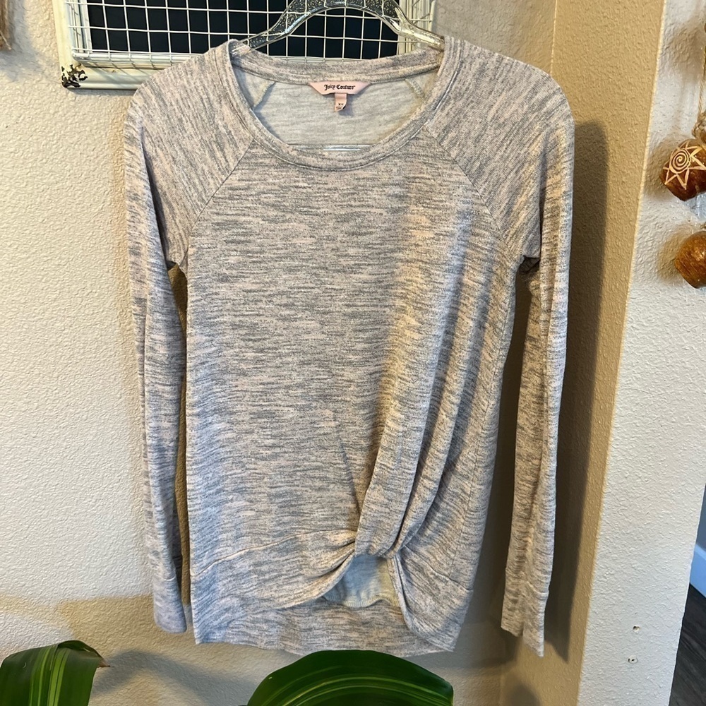 𝅺JUICY couture long sleeve blush pink and gray size XS